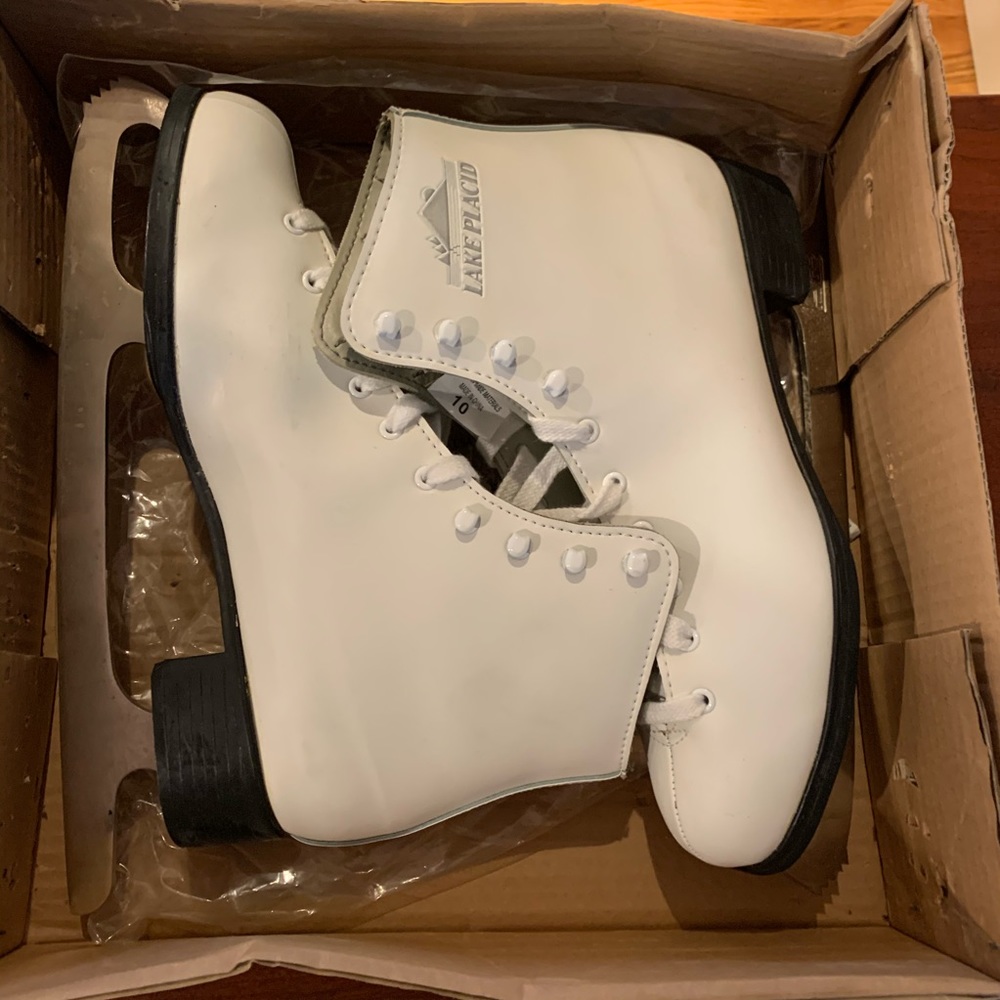 Women’s Figure Skates